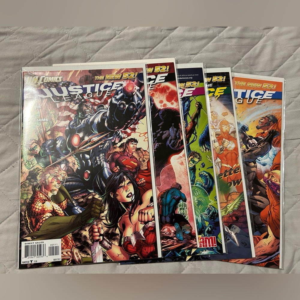 DC’S NEW 52 JUSTICE LEAGUE